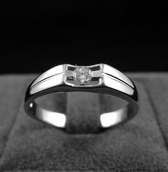 Diamond Ring in 18K Gold (WG) (แหวนเพชร)