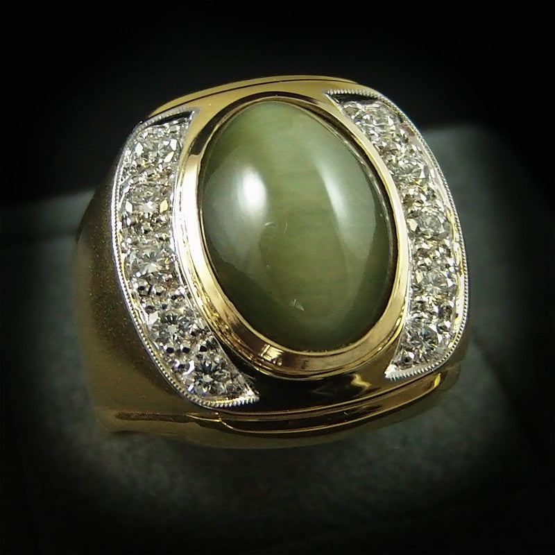 Cat Eye with Diamonds Ring in 22K Gold (แหวน Cat eye ประดับเพชร)