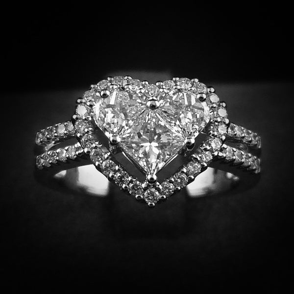 Diamond Ring in 18K Gold (WG) (แหวนเพชรประกบหัวใจ)