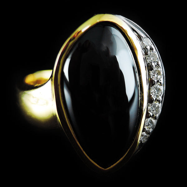 Onyx with Diamonds Ring in 22K Gold (แหวนนิลประดับเพชร)