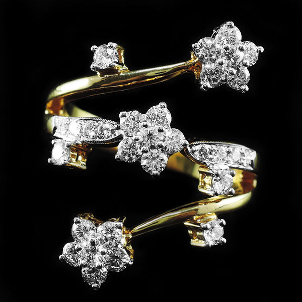 Diamond Ring in 22K Gold (แหวนเพชรลายดอกไม้)